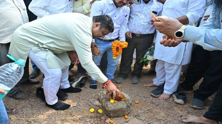 छत्तीसगढ़: दुर्ग में सड़क निर्माण को मिली गति, मंत्री गजेन्द्र यादव ने किया भूमिपूजन