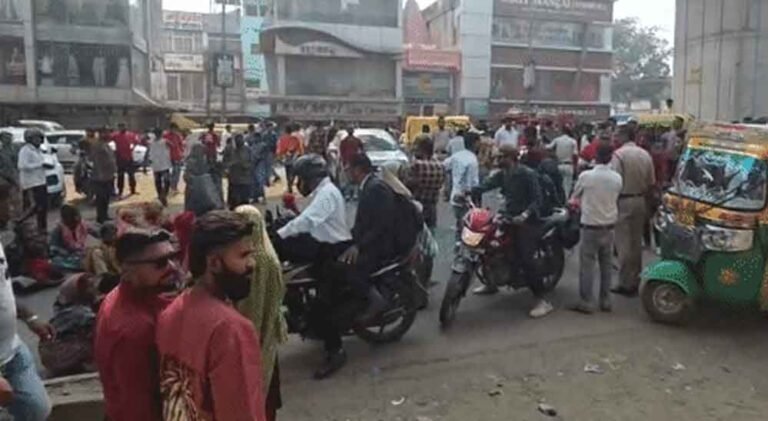 भोपाल में बच्ची की हत्या के बाद भड़का गुस्सा, लोगों ने थाने का किया घेराव; आरोपी को सौंपने की मांग