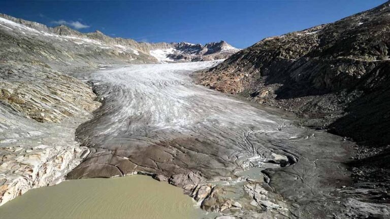 स्विट्जरलैंड के ग्लेशियरों पर संकट, 2026 में 5% से ज्यादा बर्फ पिघली