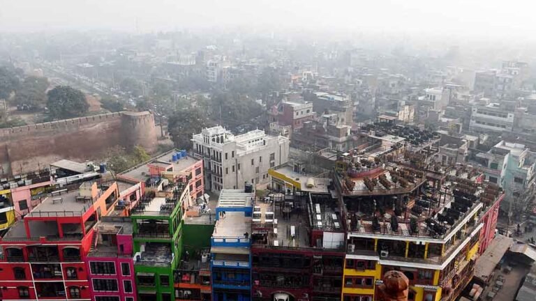 पाकिस्तान में गैस की किल्लत से बढ़ेगा प्रदूषण? कोयले और तेल के इस्तेमाल ने बढ़ाई चिंता
