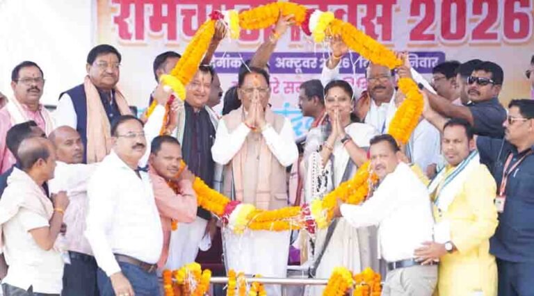 गढ़फुलझर में बाबा बिशासहे कुल कोलता समाज के वार्षिक स्नेह सम्मेलन एवं बंधु मिलन में शामिल हुए मुख्यमंत्री साय
