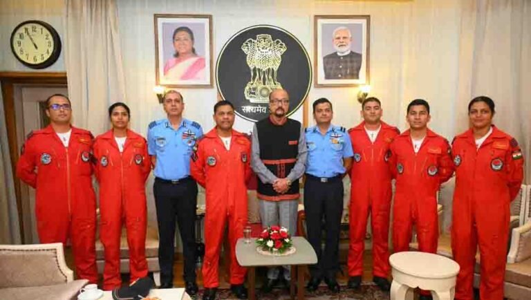 राज्यपाल रमेन डेका से एयर ऑफिसर कमांडिंग नंदा कुमार बाला ने की सौजन्य भेंट