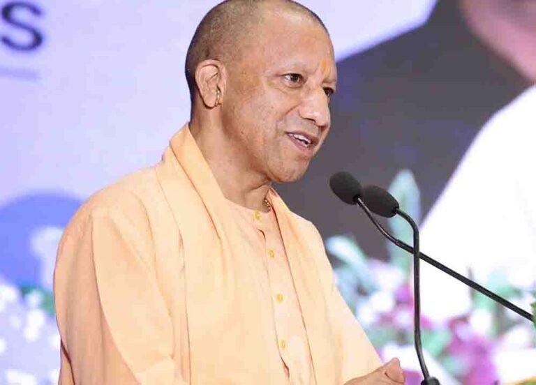 अयोध्या से चित्रकूट तक गूंजे रामायण के श्लोक, यूपी के सभी जिलों में धूमधाम से मनी महर्षि वाल्मीकि जयंती