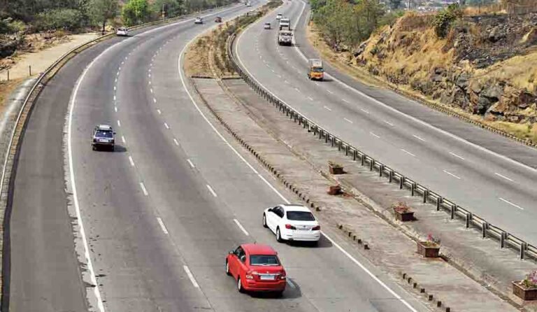 एक्सप्रेस-वे पर नया नियम लागू, छोटे कमर्शियल वाहनों की आवाजाही पर रोक; कार और पैसेंजर बसों को छूट