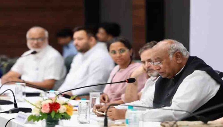 मुख्य चुनाव आयुक्त ज्ञानेश कुमार पर महाभियोग की तैयारी रुकी, विपक्ष ने लिया फैसला वापस