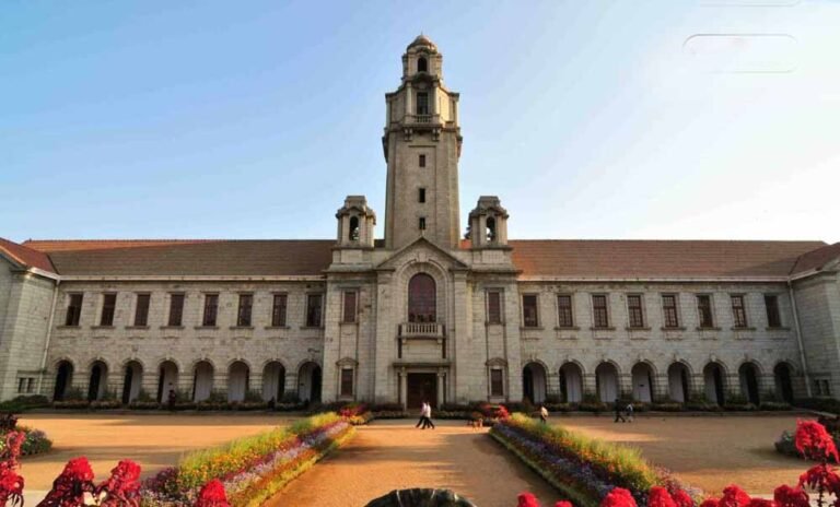 वर्ल्ड यूनिवर्सिटी रैंकिंग 2027 में भारत का दबदबा, IISc नंबर-1; देखें टॉप 15 संस्थान
