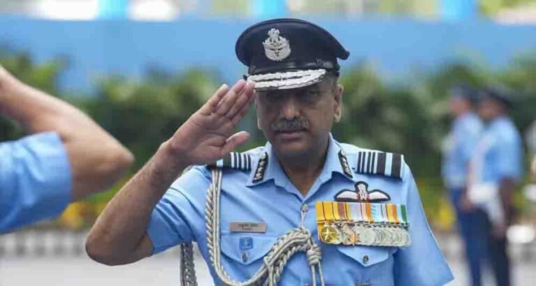 IAF को मिला नया चीफ, ऑपरेशन सिंदूर में अहम भूमिका निभाने वाले आशुतोष दीक्षित को मिली जिम्मेदारी