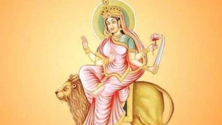 Maa Katyayani Katha 2026: नवरात्रि के छठे दिन पढ़ें मां कात्यायनी की व्रत कथा