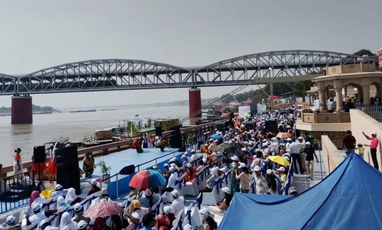काशी में एयर शो का रोमांच, आसमान में लड़ाकू विमानों के करतब देख मंत्रमुग्ध हुए लोग