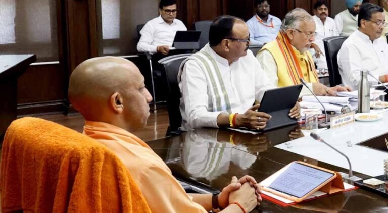 यूपी में दिवाली पर उज्ज्वला योजना के लाभार्थियों की बल्ले-बल्ले, योगी सरकार देगी फ्री सिलेंडर
