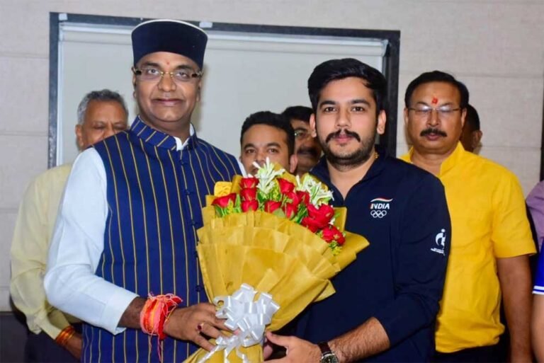 आशी और ऐश्वर्य की उपलब्धि को सराहा, मंत्री सारंग ने कहा- बचपन से निखारेंगे खेल प्रतिभाएं