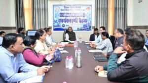 आयुष्मान योजना में गड़बड़ी पर कलेक्टर सख्त, दो ऑपरेटरों को हटाने के निर्देश