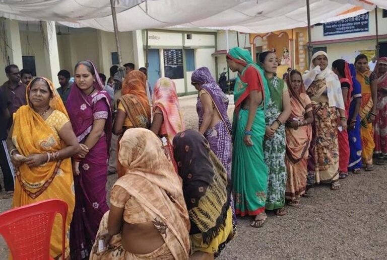 राजस्व मामलों के समाधान में राजनांदगांव ने मारी बाजी, लंबित प्रकरणों के निराकरण में शानदार प्रदर्शन