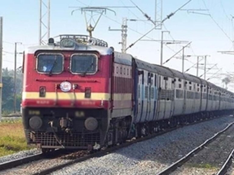 रेल यात्रियों के लिए खुशखबरी, अंबिकापुर-निजामुद्दीन एक्सप्रेस के फेरे बढ़े, अब हफ्ते में दो दिन संचालन