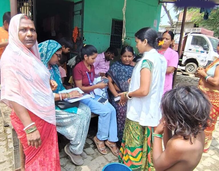 बाढ़ ने छीना रोजगार, बस्तर की महिला समूहों पर कर्ज चुकाने का दबाव