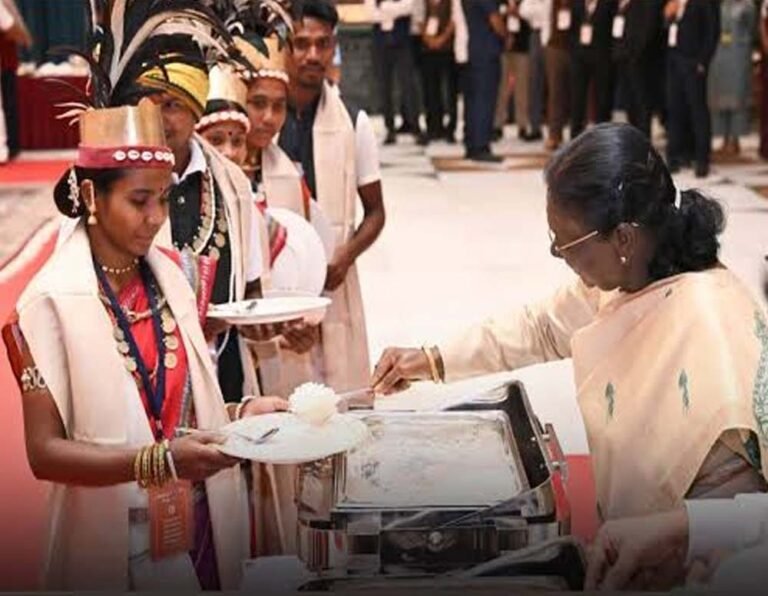 ‘मेरे दादा और पिता मांझी थे’, मुरिया दरबार में राष्ट्रपति द्रौपदी मुर्मू ने साझा किया अपना जुड़ाव