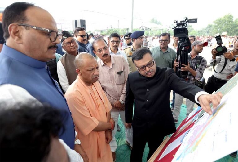 ग्रीन कॉरिडोर की तर्ज पर फैजुल्लागंज से नैमिष तक बनेगा तटबंध: मुख्यमंत्री योगी