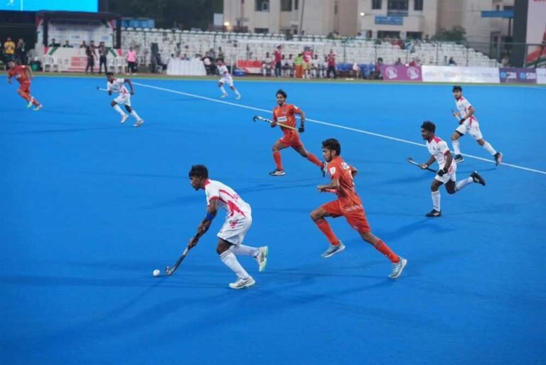 हॉकी लीग के दूसरे दिन रोमांचक मुकाबला, मैनपाट टाइटन्स और बैलाडिला बुल्स बराबरी पर