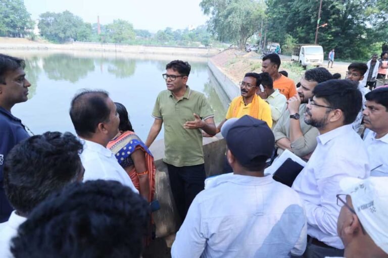 वित्त मंत्री ने कैनाल लिंक रोड, बोइरदादर स्टेडियम, मरीन ड्राइव, तालाबों के सौंदर्यीकरण और ऑक्सीजोन का किया निरीक्षण