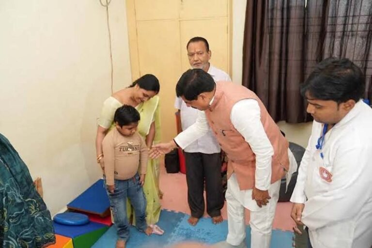 CM यादव ने मुरैना दिव्यांगजन पुनर्वास केंद्र का किया निरीक्षण
