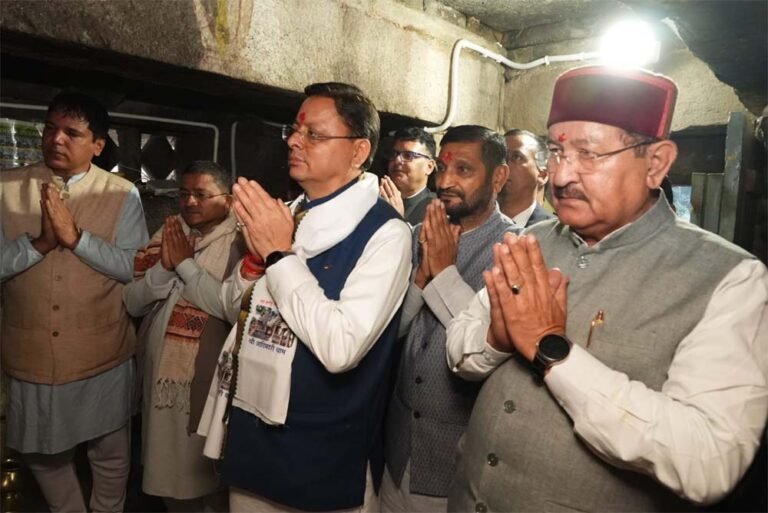 मुख्यमंत्री पुष्कर सिंह धामी ने आदिबद्री मंदिर में की पूजा-अर्चना, प्रदेशवासियों की सुख-समृद्धि की कामना