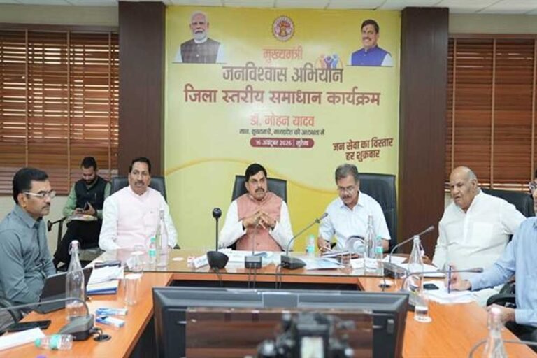 उद्योगों की आवश्यकताओं के अनुसार युवाओं को प्रशिक्षण दिलाएं