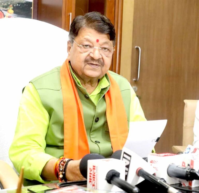 ‘अराजकता बर्दाश्त नहीं करेंगे’, विजयवर्गीय ने पूर्वजों के बलिदान का किया जिक्र, इंदौर में 30 को मार्च