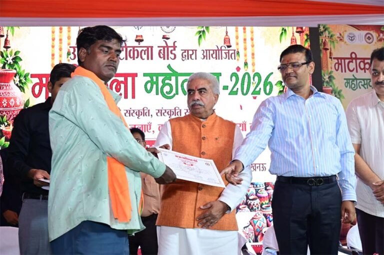 मंत्री राकेश सचान ने समयबद्ध आपूर्ति के लिए एसओपी और समझौता ज्ञापन की प्रक्रिया जल्द पूरी करने के दिए निर्देश
