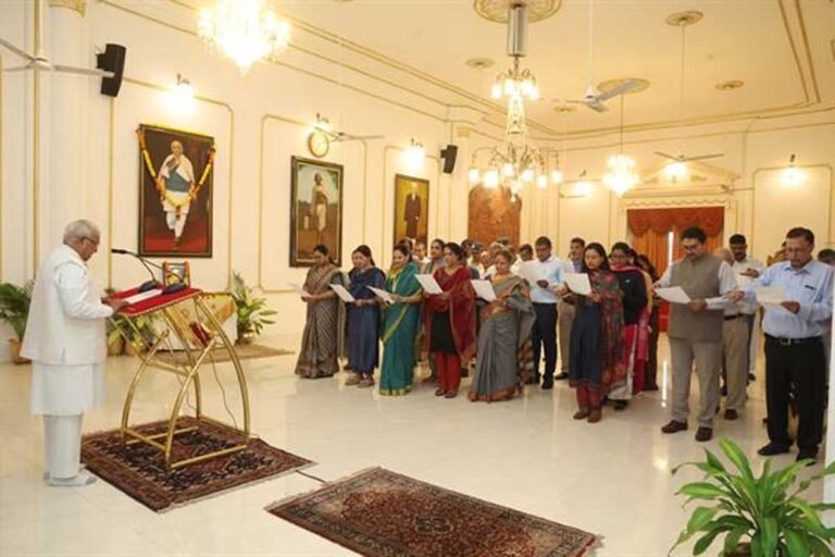 राज्यपाल  पटेल ने दिलाई राष्ट्रीय एकता दिवस पर शपथ