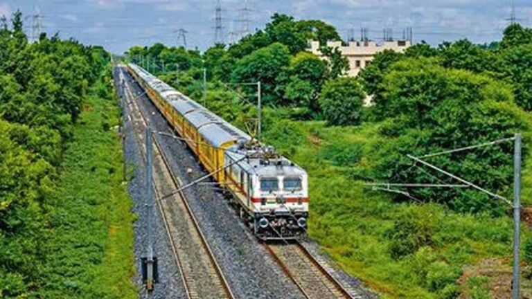 रीवा-रामपुर नैकिन रेलखंड तैयार, जल्द शुरू होगी यात्री ट्रेन; स्टेशन बनकर हुए तैयार