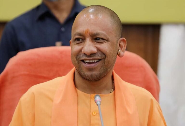 प्रभावित क्षेत्रों में स्वच्छता, फॉगिंग और स्वास्थ्य सेवाओं को युद्धस्तर पर जारी रखने के मुख्यमंत्री ने दिए निर्देश