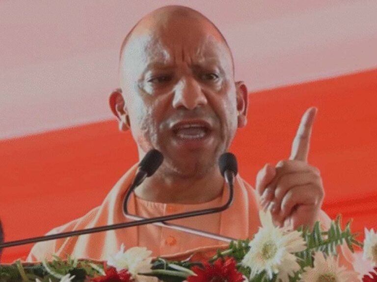 धर्म की रक्षा के लिए आवश्यकता पड़ने पर संघर्ष के लिए भी तैयार रहना चाहिए : मुख्यमंत्री योगी